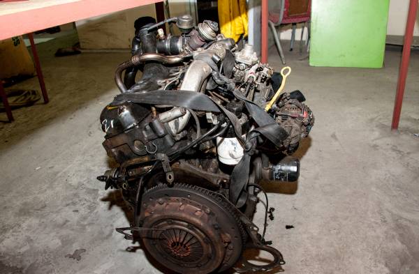 FORD TRANSİT 190 V ÇIKMA PARÇA  T15 TURBOLU KOMPLE MOTORLARI